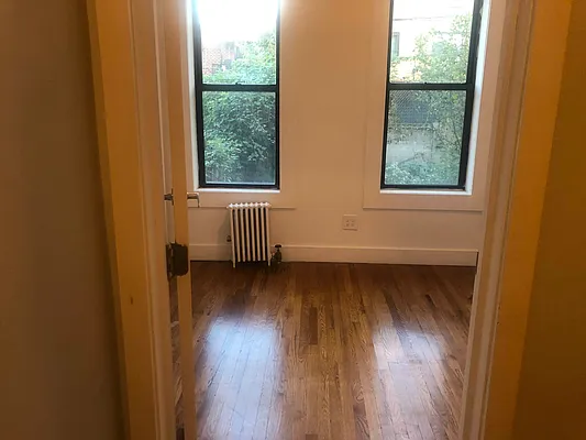 Rented by Signature Spaces NYC Corp | media 12