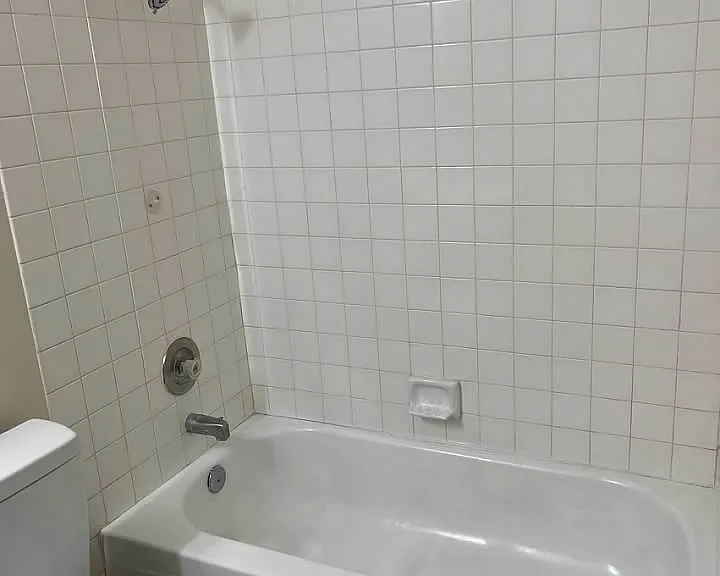 2121 Chertsey Dr #D — Photo 29