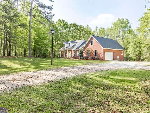 2nd image of 204 Smith Rd
