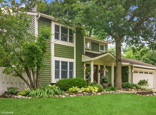 1210 Country Club Rd, Lake Zurich, IL 60047