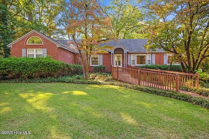 1st image of 1607 Oaklawn Dr
