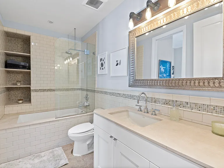 421 Chestnut St #404 — Photo 16
