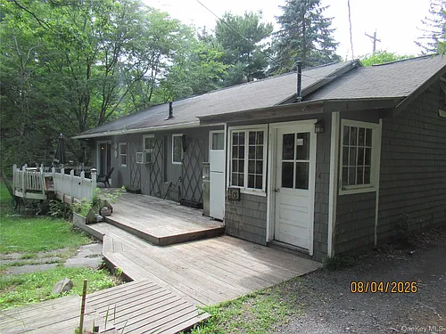 463 Mountain Rd Photo 1