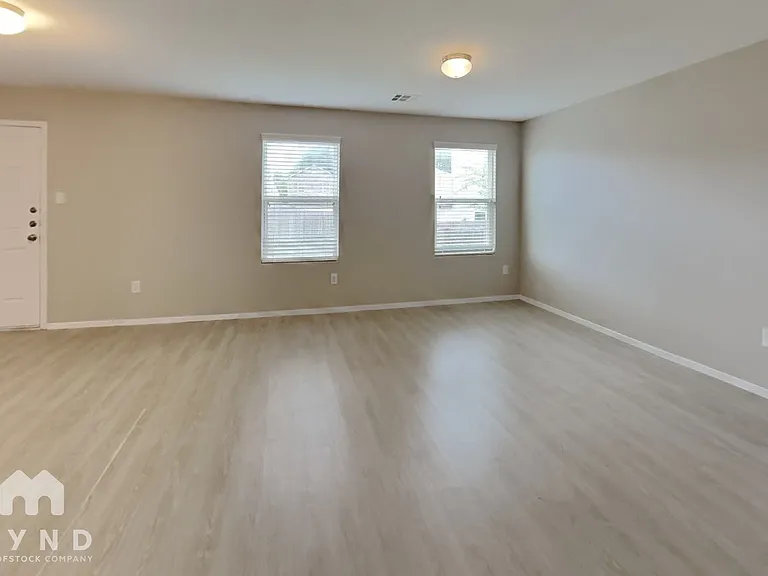 9539 Apple Ridge Ln — Photo 5