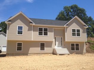 48 Swift St, Branford, CT 06405