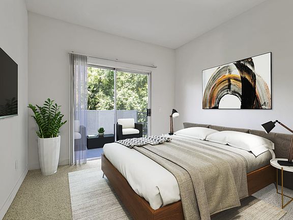 2nd image of 2104 N Cahuenga Blvd #302