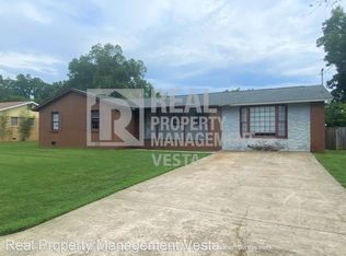 104 Auburn Dr, Warner Robins, GA 31093