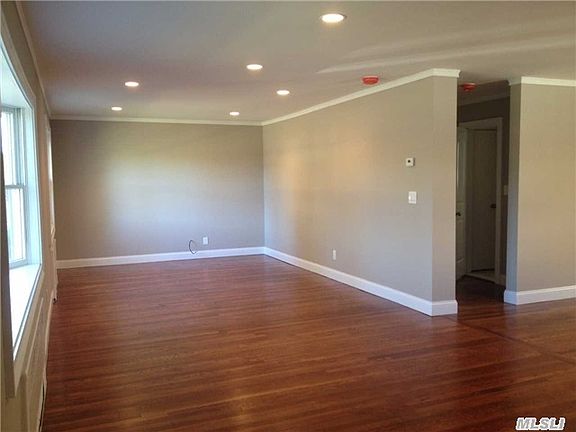 2nd image of 180 Pittsburgh Ave