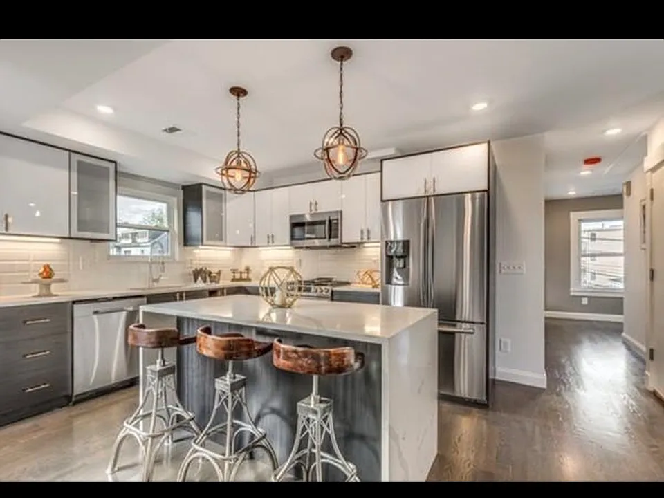 18 Rush St #2