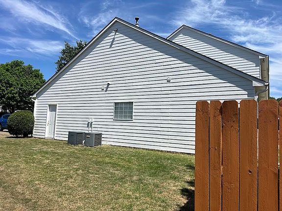 4th image of 3109 Fieldstone Ct NW
