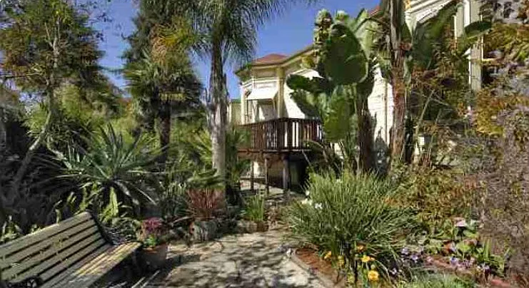 2 bed, 1038 sqft, $3,950 — Photo 3