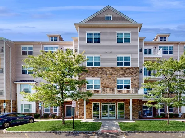 224 Luca Dr, Piscataway, NJ 08854