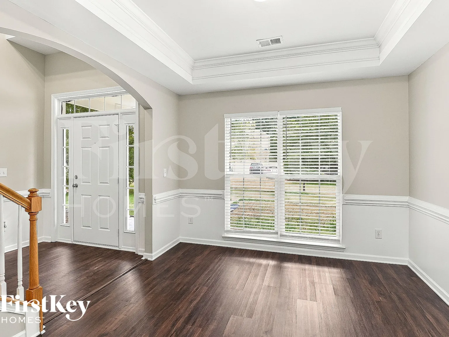 4 bed, 2.5 bath, 2264 sqft, $2,325 — Photo 2