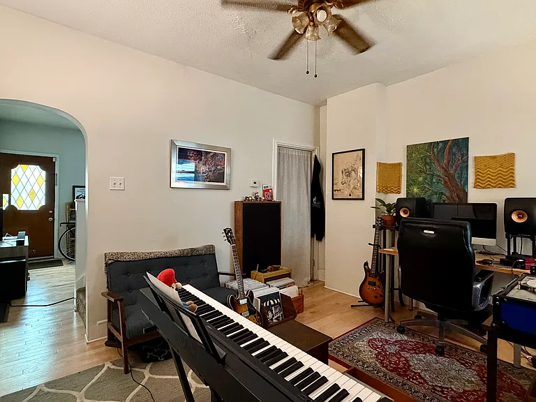 2515 Webb St — Photo 4