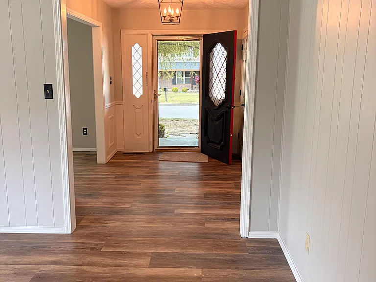 1438 Lakehurst Dr — Photo 5