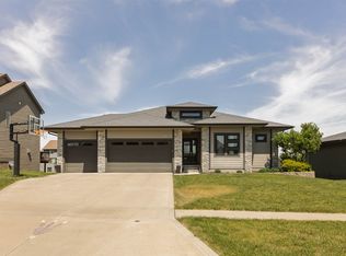 2409 NE 10th Ct, Grimes, IA 50111