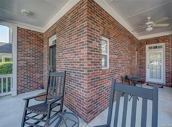 3rd image of 164 Berkshire Ave