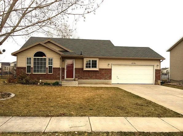 1501 N 2225 W, Clinton, UT 84015