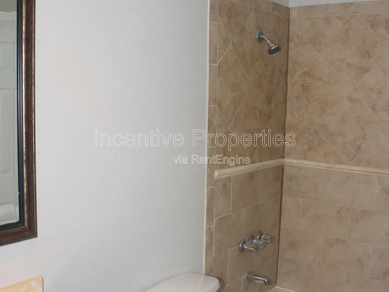 4176 Versailles Dr #D — Photo 19