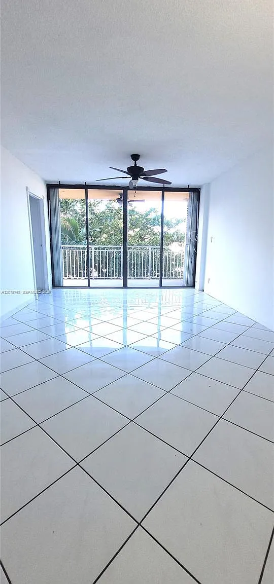 Waterside Towers Condo — Photo 1