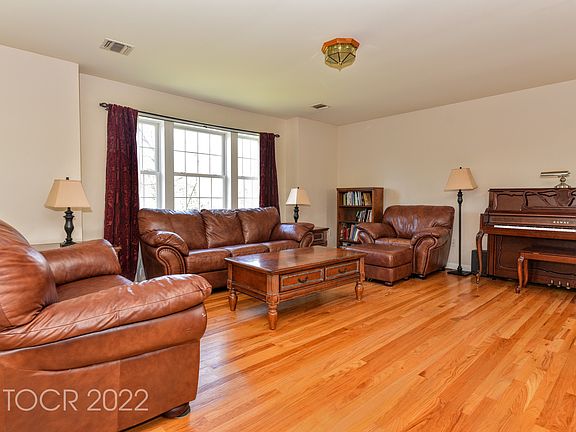 4th image of 12 Park Ave