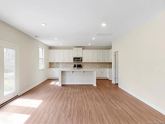 4th image of 15303 Autumn Sage Dr #5