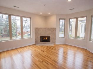 8900 31st St UNIT 18, Brookfield, IL 60513