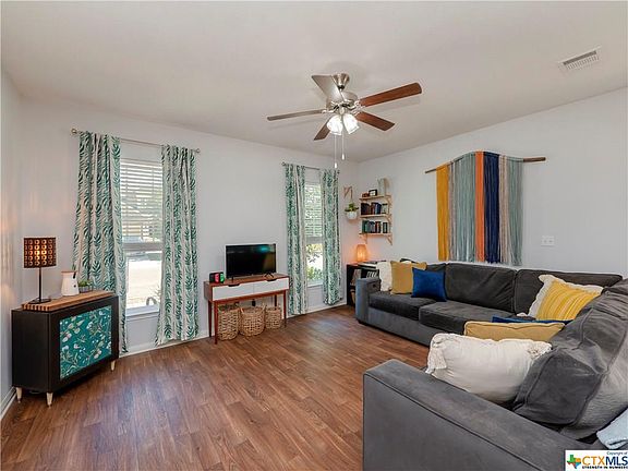 5th image of 110 Fort Griffin Dr