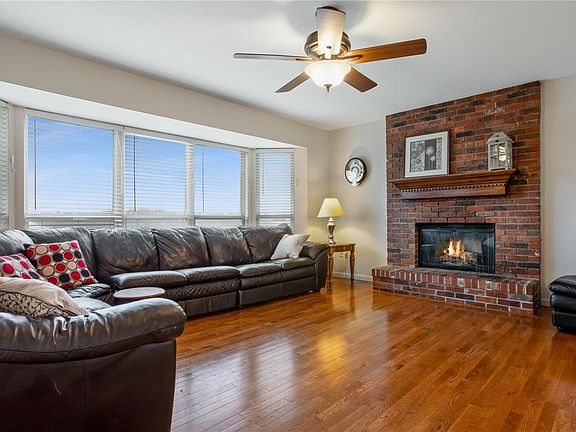 4th image of 13573 Becker Place Dr