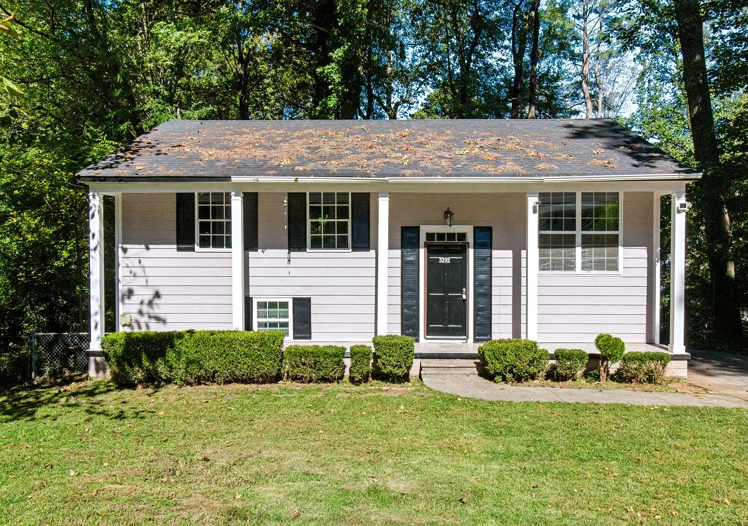 Spacious Doraville Retreat with Screened Porch & Parkside Living — Photo 1