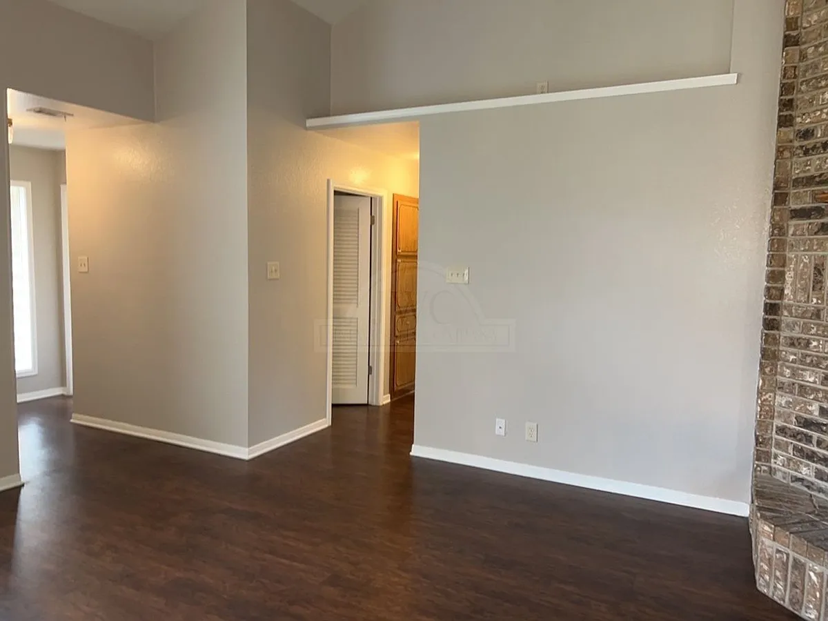 Building Photo - 4704 Champion Dr