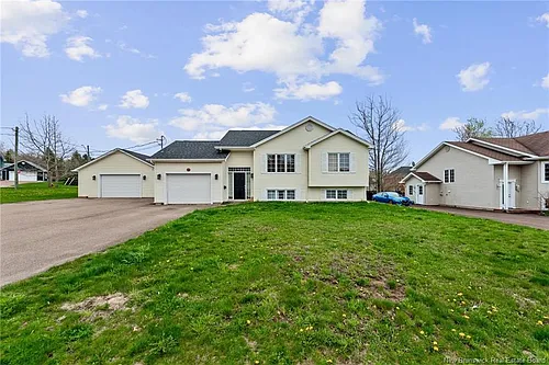 159 Theriault St Photo 1