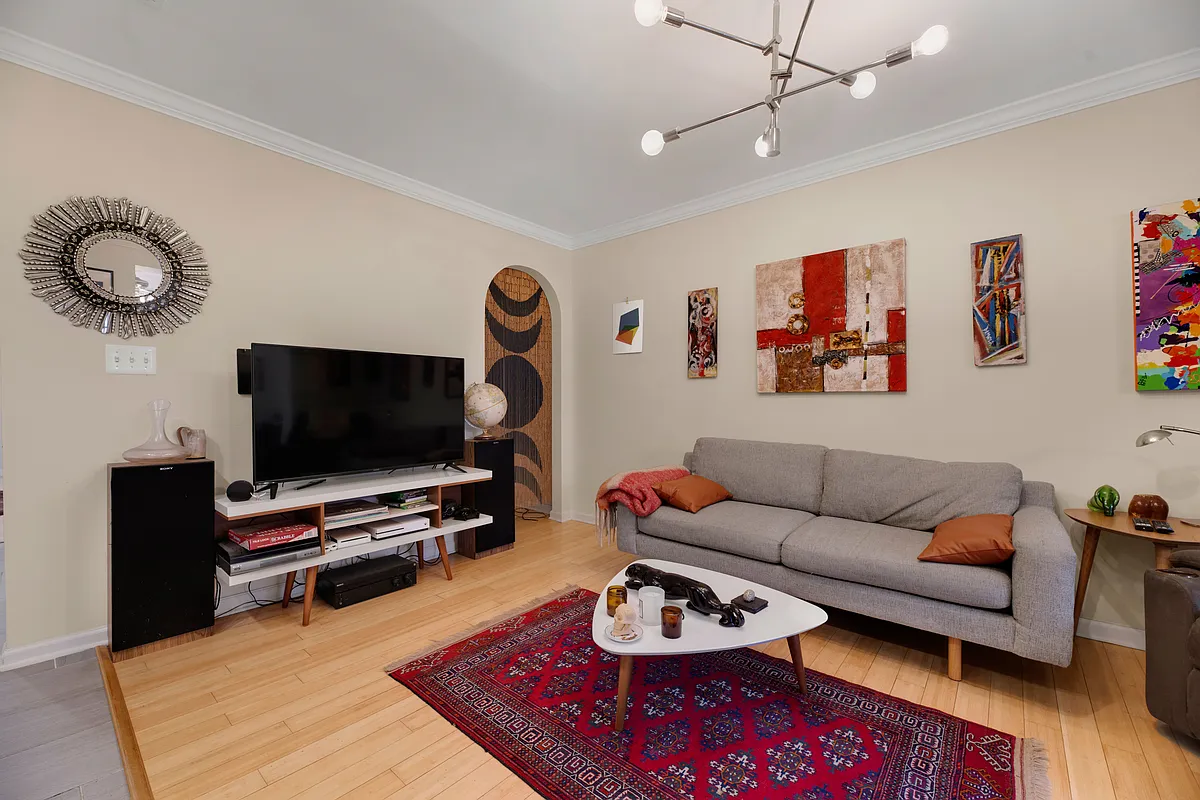 Building Photo - 1233 Raum St NE #3