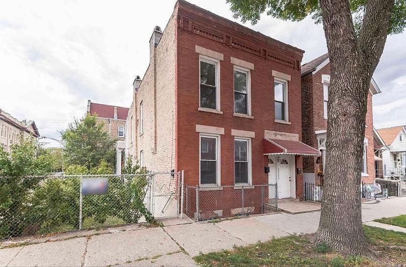 1st image of 3220 S Lituanica Ave #2