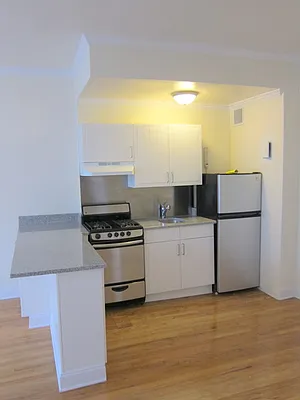 Rented by Chartwell Manhattan Realty | media 28