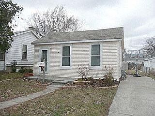 1st image of 1505 E Harry Ave