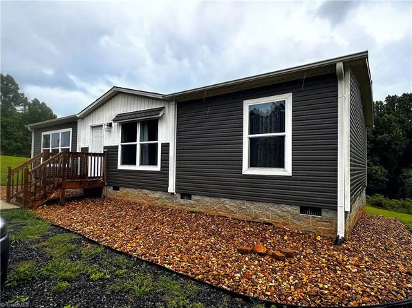106 Ring Creek Rd, Mount Airy, NC 27030