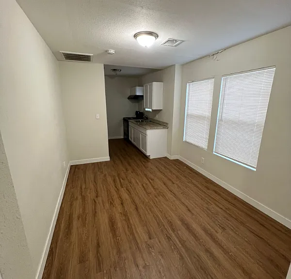 3313 Hueco Ave — Photo 8