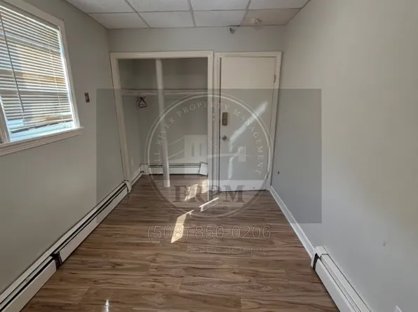 276 4th St, Fall River, MA