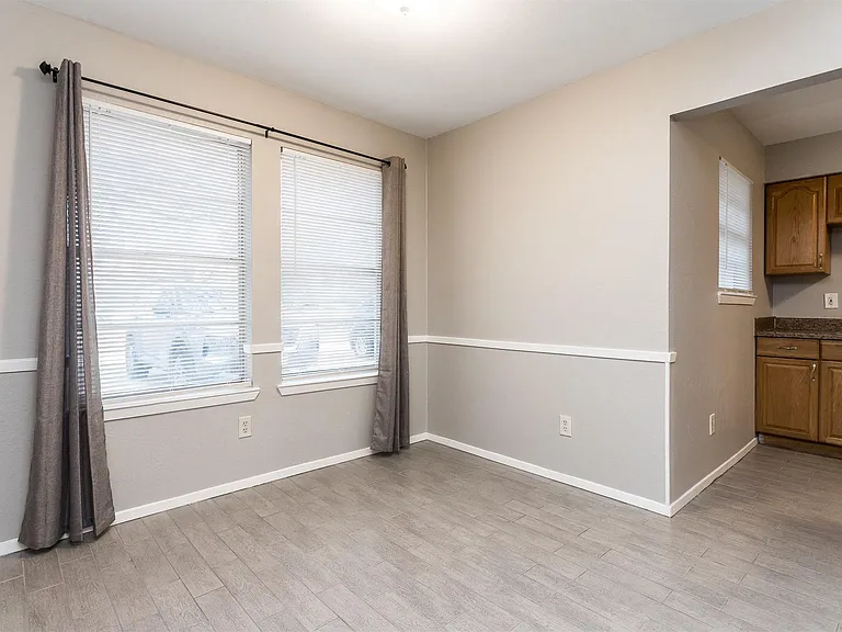 9 Foster Ct — Photo 3
