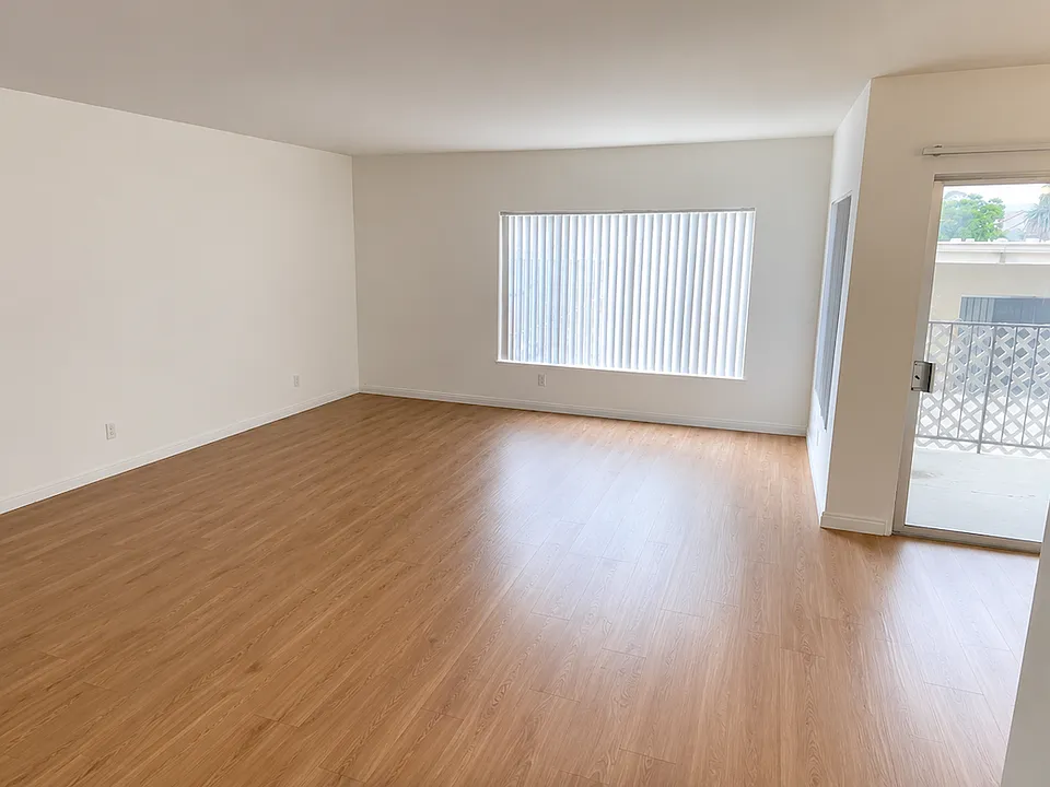 1528 Euclid St #7