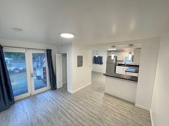 3rd image of 2243 Seaview Ave #C