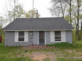 2114 Walter Rd, Beaverton, MI 48612