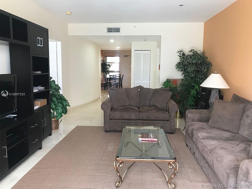 1st image of 717 Crandon Blvd APT 507