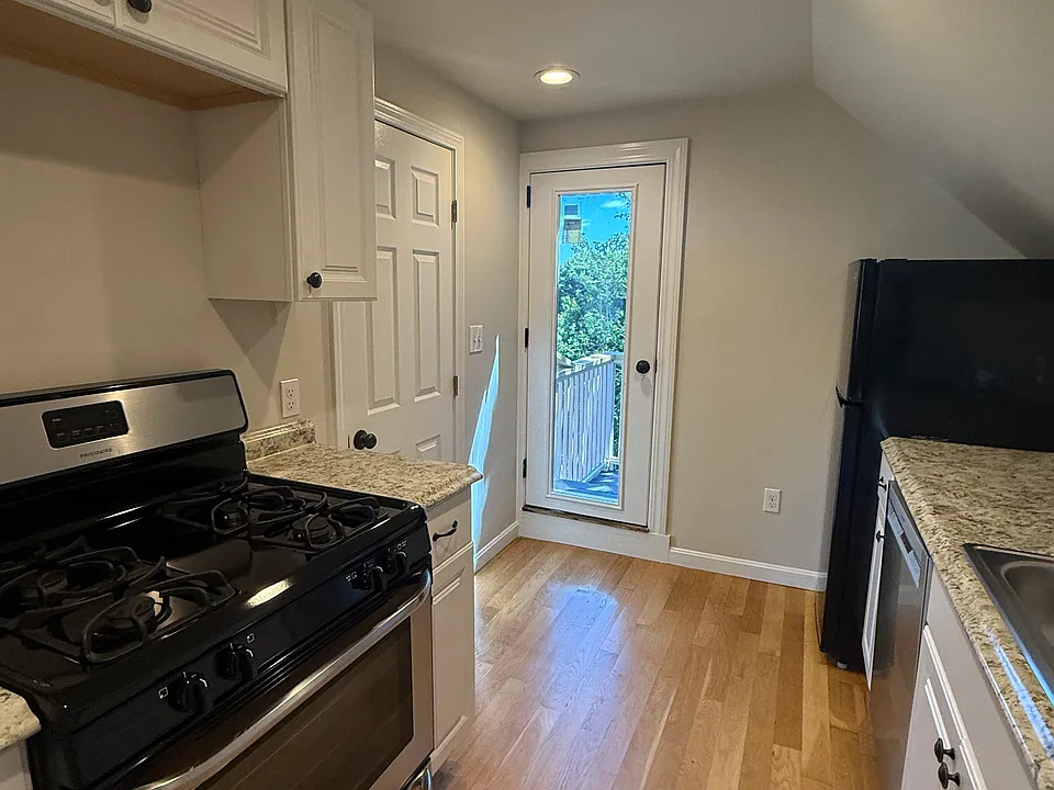 46 Everdean St #3