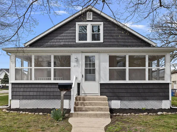 211 Maple Ave, La Porte, IN 46350