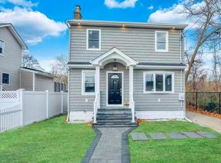 498 Farmers Ave, Bellmore, NY