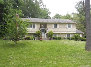 12 Casse Ct, Mahopac, NY 10541