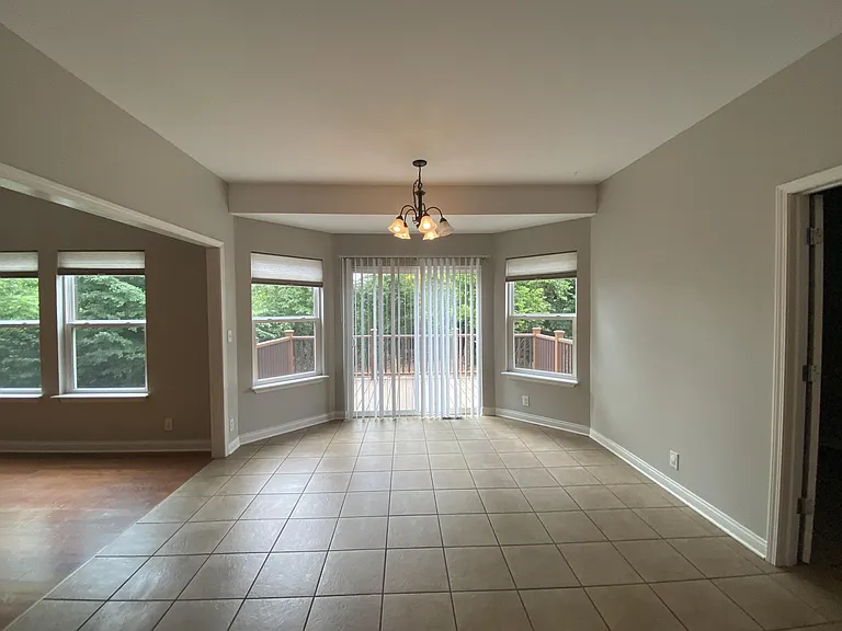 355 Vineland Place Dr — Photo 10