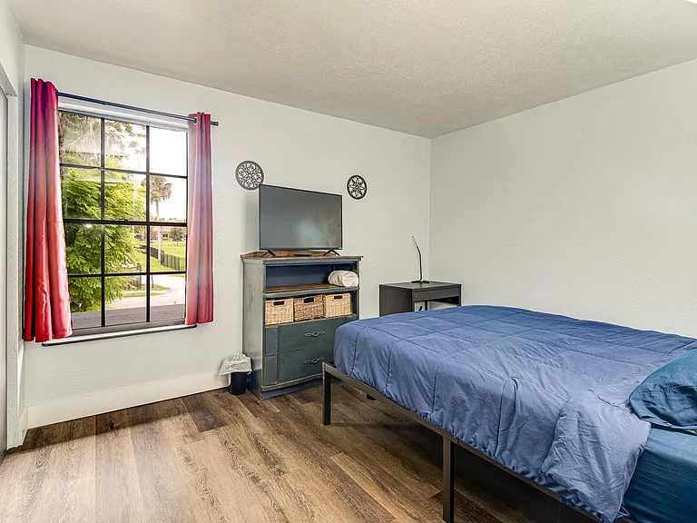 425 W Rich Ave — Photo 11